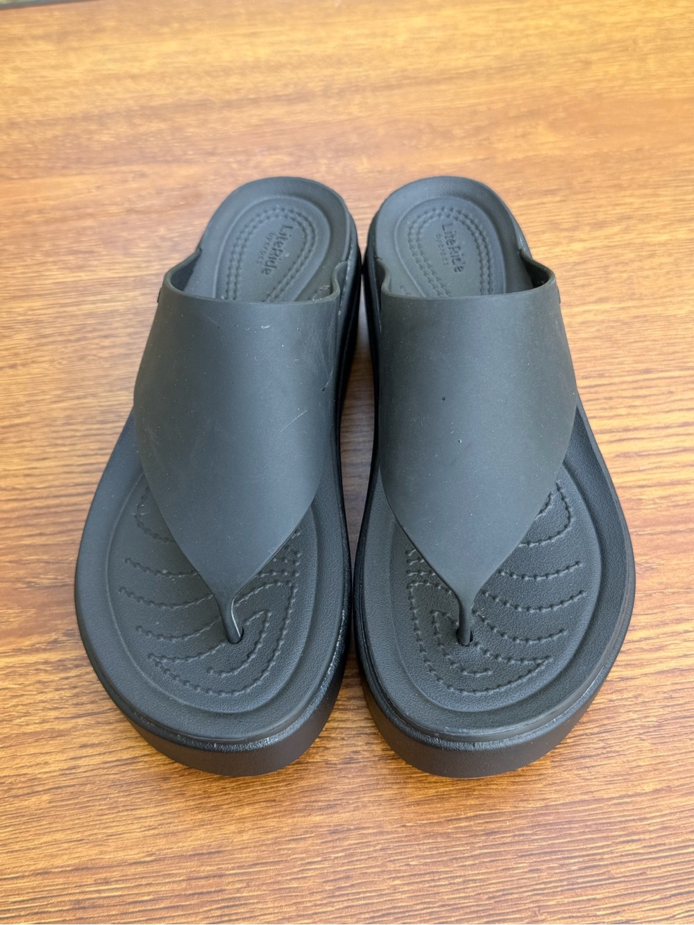 Crocs LiteRide Brooklyn Flip Flops Women 7 Black Platform Comfort Sandals - Picture 3 of 8